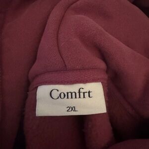 Comfrt Women's Maroon Sweatshirt